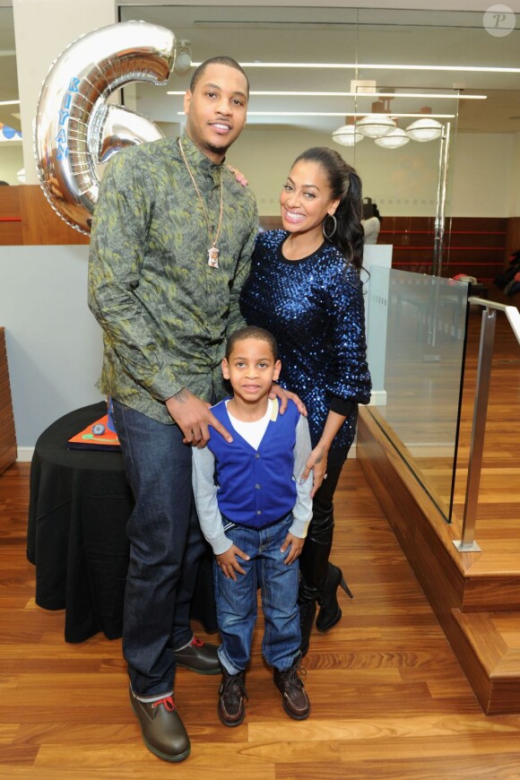 Lala Vasquez Anthony et son mari Carmelo Anthony lors du 6e anniversaire de son fils Kiyan le 8 mars 2013 à New York, dévoilant sa nouvelle silhouette après son régim miracle