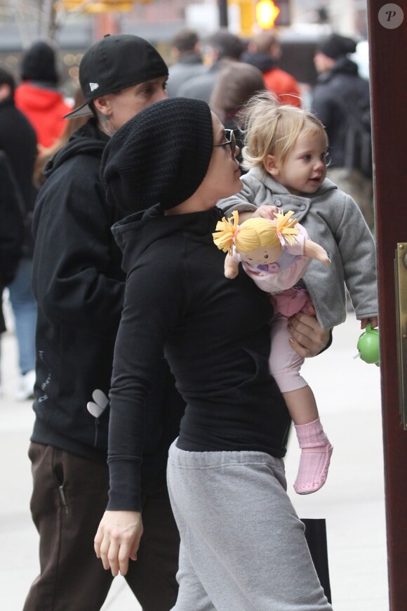 Pink dans les rues de New York avec sa fille Willow, le 21 mars 2013.