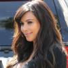 Kim Kardashian quitte le restaurant Il Pastaio à Beverly Hills après y avoir déjeuné avec Maria Menounos. Le 24 mars 2013.