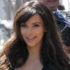 Kim Kardashian et Maria Menounos souriantes quittent le restaurant Il Pastaio à Beverly Hills après y avoir déjeuné. Le 24 mars 2013.