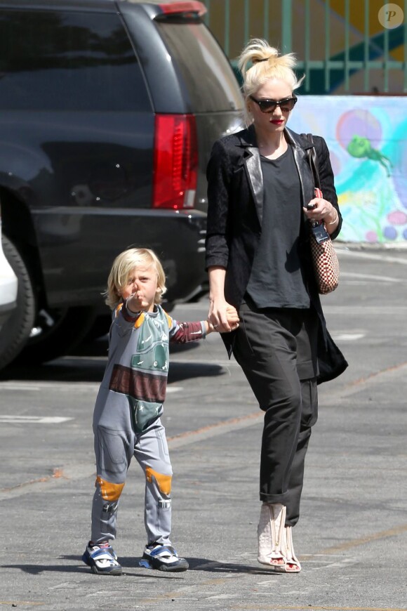 Gwen Stefani et son fils Zuma à Los Angeles, le 26 mars 2013.
