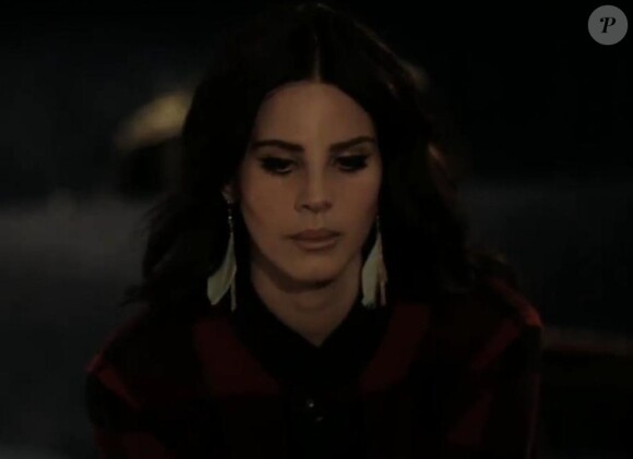 Lana Del Rey mélancolique dans son nouveau clip, Chelsea Hotel N°2, dévoilé sur YouTube le 27 mars 2013.
