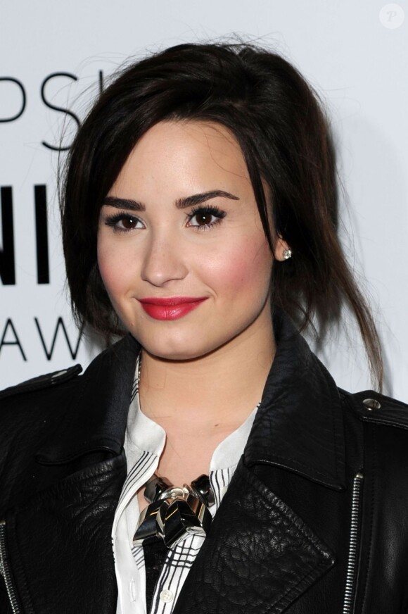 La jolie Demi Lovato au défilé Topshop pendant la Fashion Week de Londres, le 17 février 2013.