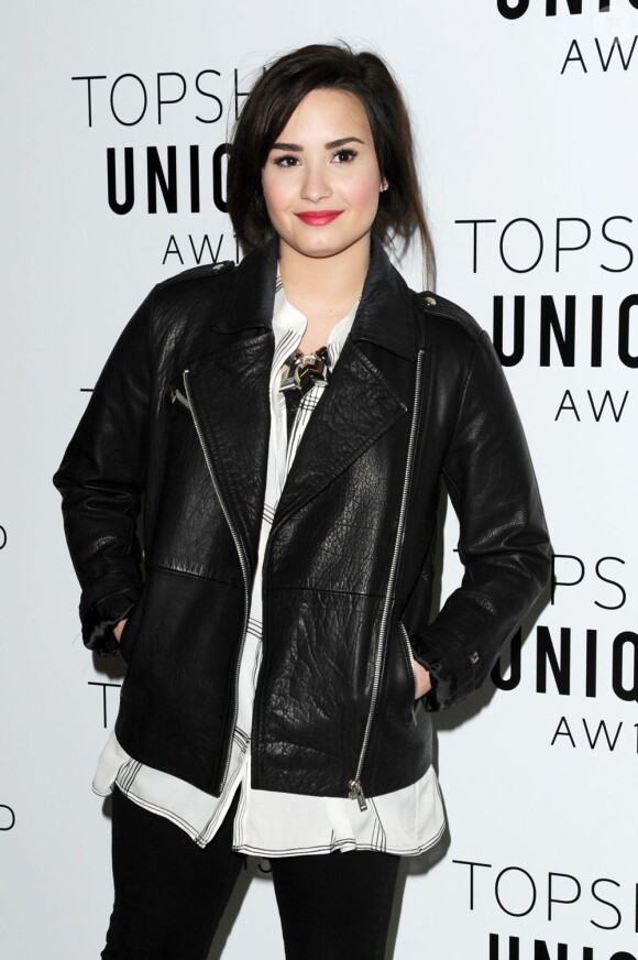 La chanteuse Demi Lovato au défilé Topshop pendant la Fashion Week de Londres, le 17 février 2013.
