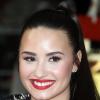 Demi Lovato pose à l'ouverture du magasin Topshop au centre commercial The Grove à Los Angeles, le 14 février 2013.