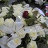 Guy Bedos a envoyé des fleurs pour les obsèques de l'écrivain et éditeur Jean-Marc Roberts au cimetière Montmartre à Paris le 29 mars 2013.
