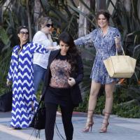 Kim Kardashian, enceinte : Le réconfort en famille et enfin des vêtements larges
