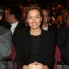 Anne-Sophie Lapix recevant le prix de la meilleure intervieweuse, le 29 novembre 2012 à Paris.