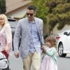 Cash Warren, époux de Jessica Alba, arrive chez ses parents avec sa fille Honor pour le dimanche de Pâques. Camarillo, le 31 mars 2013.
