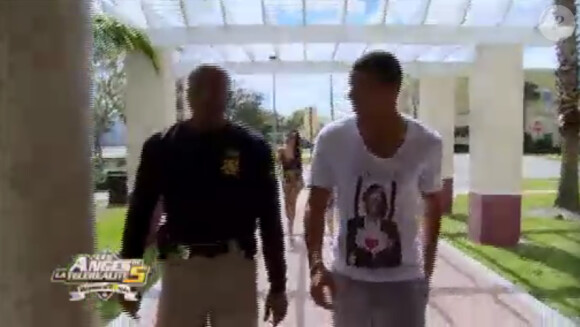 Mike en entraînement dans Les Anges de la télé-réalité 5 sur NRJ 12 le lundi 1er avril 2013