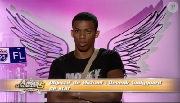 Mike en entraînement dans Les Anges de la télé-réalité 5 sur NRJ 12 le lundi 1er avril 2013