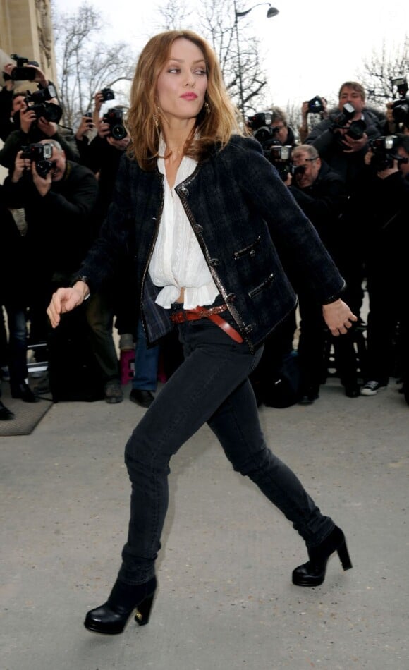 Vanessa Paradis arrive au défilé Chanel au Grand Palais a Paris. Le 5 mars 2013. 
