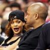 La chanteuse Rihanna a assisté avec un ami au match de NBA qui a opposé les Lakers et les Clippers. Dimanche 7 avril au Staples Center à Los Angeles.