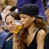 Rihanna a assisté avec un ami au match de NBA qui a opposé les Lakers et les Clippers. Dimanche 7 avril à Los Angeles.