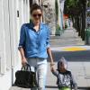 Miranda Kerr emmène son fils Flynn dans une aire de jeux à West Hollywood, le 8 avril 2013.