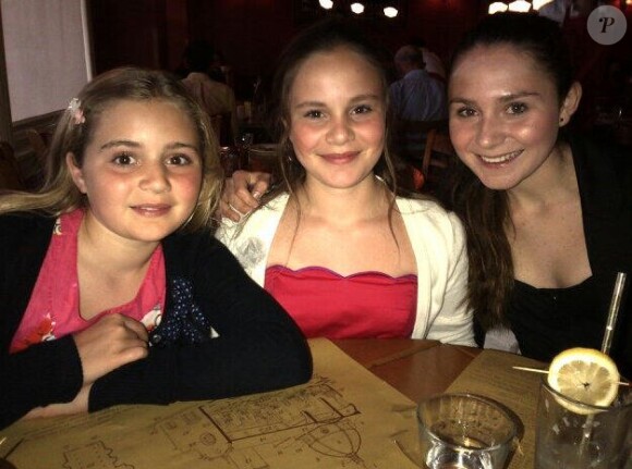 Gordon Ramsay a partagé une photo de son repas avec ses filles à Los Angeles, le 8 avril 2013 sur Twitter.