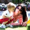 Selma Blair en virée promenade et shopping avec son fils Arthur Bleick à Los Angeles, le 9 avril 2013.