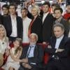 Annabelle, Alessandro, Victor, Christopher, Paul, Luana, Nicholas, Giacomo, Olivier, Natty et Stella entourent Jean Paul Belmondo pour un "Vivement Dimanche" exceptionnel pour son 80e anniversaire - Enregistrement de l'émission à Paris le 10 avril 2013, diffusion le 14 avril.