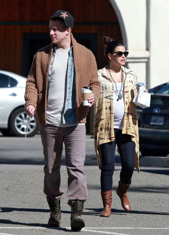 Channing Tatum et sa femme Jenna Dewan, enceinte, vont déjeuner au restaurant avec une amie à Santa Barbara, le 28 février 2013.