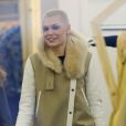 Jessie J, le crâne rasé, a été aperçue en pleine séance de shopping chez Opening Ceremony, à Covent Garden, le 11 avril 2013