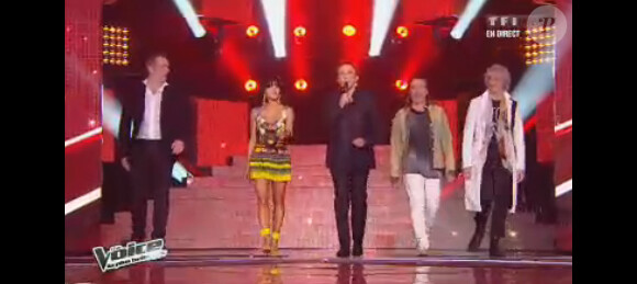Les coachs font leur entrée sur le plateau dans The Voice 2 le samedi 13 avril 2013 sur TF1