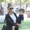 Nicole Richie : très lookée ici avec son petit Sparrow dans un parc de Beverly Hills à Los Angeles, le 12 avril 2013