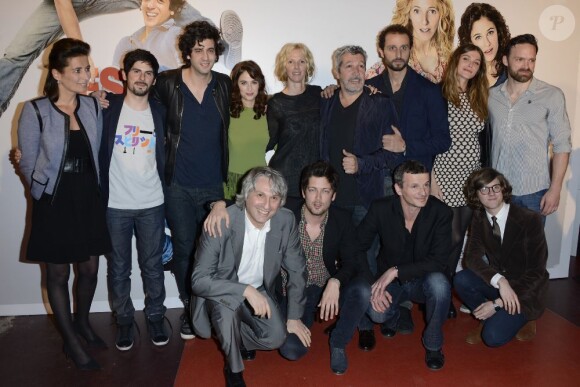 Max Boublil, Mélanie Bernier, Sandrine Kiberlain, Alain Chabat, Arié Elmaleh et Elisa Sednaoui enceinte à la première du film Les Gamins au Gaumont Opéra à Paris, le 15 avril 2013.