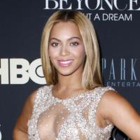 Beyoncé : Costumes sexy pour débuter son Mrs Carter Tour !
