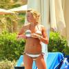 Alex Curran, épouse du footballeur Steven Gerrard, se dore la pilule à Dubaï. Une sacrée veinarde qui porte le bikini comme personne !