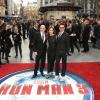 Sir Ben Kingsley, Susan Downey et Robert Downey Jr. vedettes de la première d'Iron Man 3 à l'Odeon Leicester Square, Londres, le 18 avril 2013.