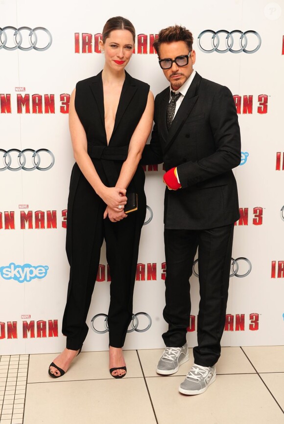 Robert Downey Jr. et Rebecca Hall à la première d'Iron Man 3 à l'Odeon Leicester Square, Londres, le 18 avril 2013.
