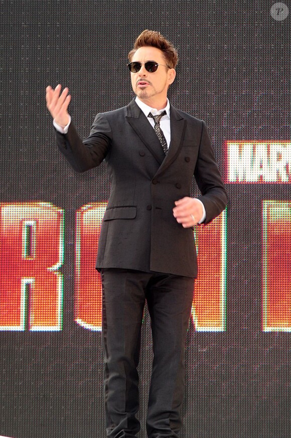 Robert Downey Jr. star de la première d'Iron Man 3 à l'Odeon Leicester Square, Londres, le 18 avril 2013.