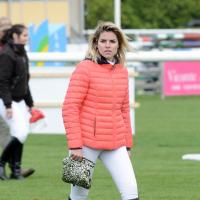 Sophie Tapie et Guillaume Canet jumpent à Chantilly, devant Marion Cotillard