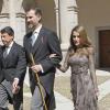 Le prince Felipe et la princesse Letizia d'Espagne à l'université d'Alcala de Henares le 23 avril 2013 pour la cérémonie de remise du Prix littéraire Miguel Cervantes au poète José Manuel Caballero Bonald.