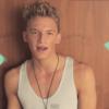 Le chanteur Cody Simpson dans "Pretty Brown Eyes", son nouveau clip révélé le 22 avril 2013.
