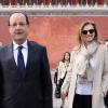 Le président François Hollande et sa compagne Valérie Trierweiler visitent la Cité interdite à Pékin le 26 avril 2013.