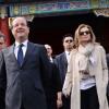 François Hollande et Valérie Trierweiler visitent la Cité interdite à Pékin le 26 avril 2013.