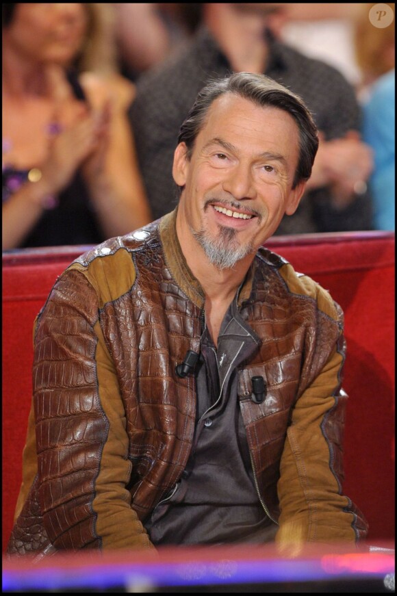 Florent Pagny à l'enregistrement de l'émission Vivement Dimanche, le 8 mai 2011 à Paris.