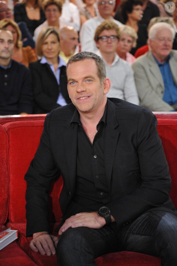 Garou à l'enregistrement de l'émission Vivement Dimanche à Paris, le 26 septembre 2012.