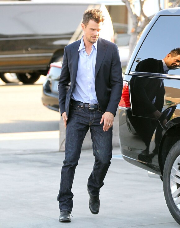 Exclu - La chanteuse Fergie (enceinte) et Josh Duhamel quittent leur domicile pour se rendre à la soirée Giorgio Armani du festival Paris Photo à Los Angeles, le 25 avril 2013.