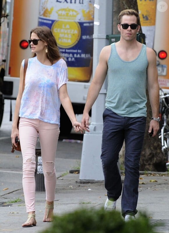Chris Pine et le mannequin Dominique Piek à New York le 5 juillet 2012