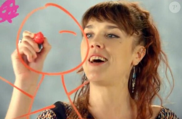 Zaz a dévoilé le 27 mars 2013 la nouvelle vidéo de son dernier tube On ira, extrait de son prochain album.