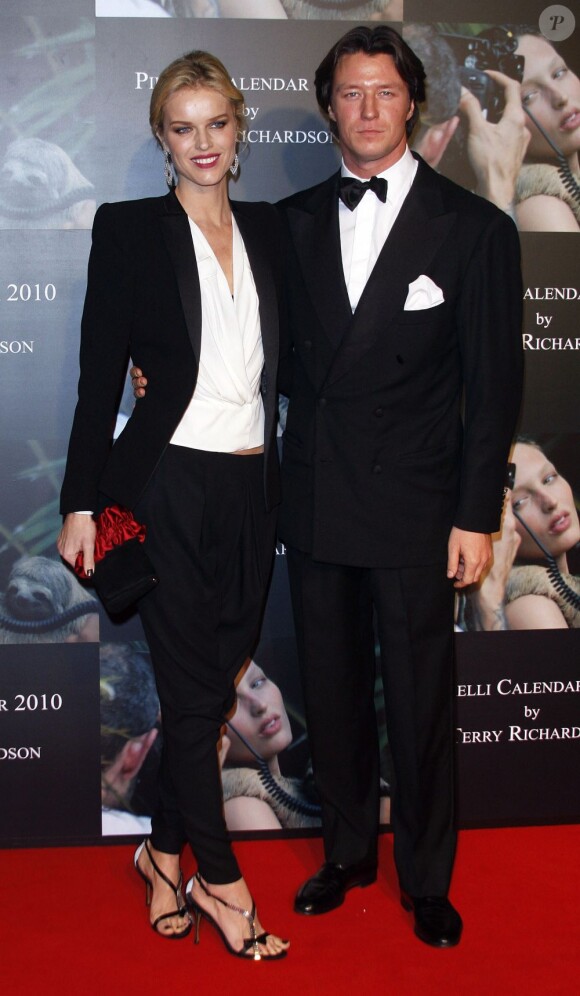 Eva Herzigova et son mari Gregorio Marsiaj à Londres le 19 novembre 2009.