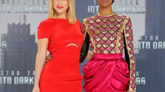 Zoe Saldana et Alice Eve : Bombes flamboyantes et sexy de Star Trek