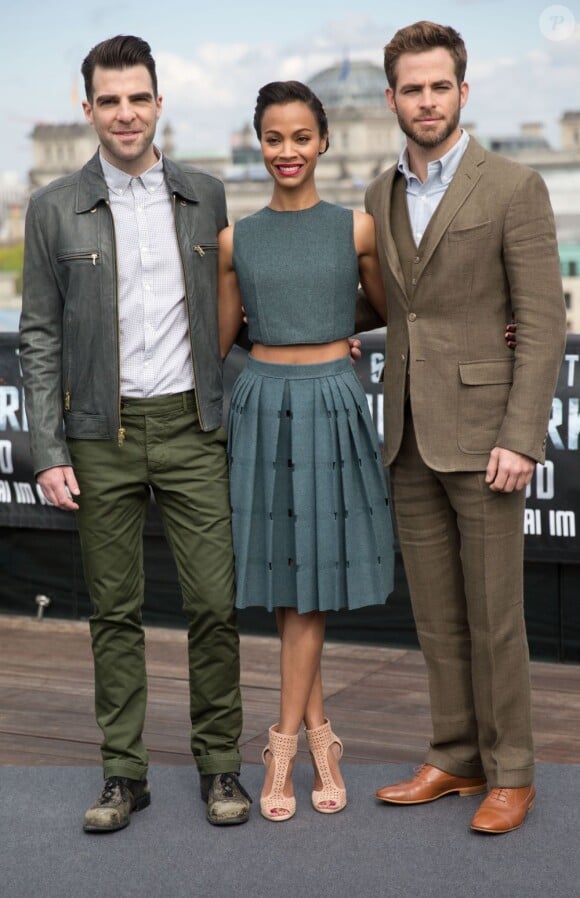 Zachary Quinto, Zoe Saldana et Chris Pine lors du photocall du film Star Trek Into Darkness à Berlin le 28 avril 2013