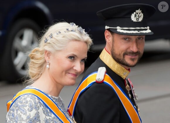 Mette-Marit et Haakon de Norvège à la prestation de serment du roi Willem-Alexander des Pays-Bas, le 30 avril 2013 à la Nouvelle Eglise (Nieuwe Kerk) d'Amsterdam.