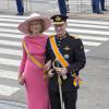 La princesse Mathilde de Belgique et le prince Philippe, portant les insignes de l'ordre d'Orange-Nassau, à la prestation de serment du roi Willem-Alexander des Pays-Bas, le 30 avril 2013 à la Nouvelle Eglise (Nieuwe Kerk) d'Amsterdam.