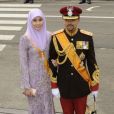 Le prince Al-Muhtadee Billah Bolkiah de Brunei et la princesse Sarah arrivant à la prestation de serment du roi Willem-Alexander des Pays-Bas, le 30 avril 2013 à la Nouvelle Eglise (Nieuwe Kerk) d'Amsterdam.