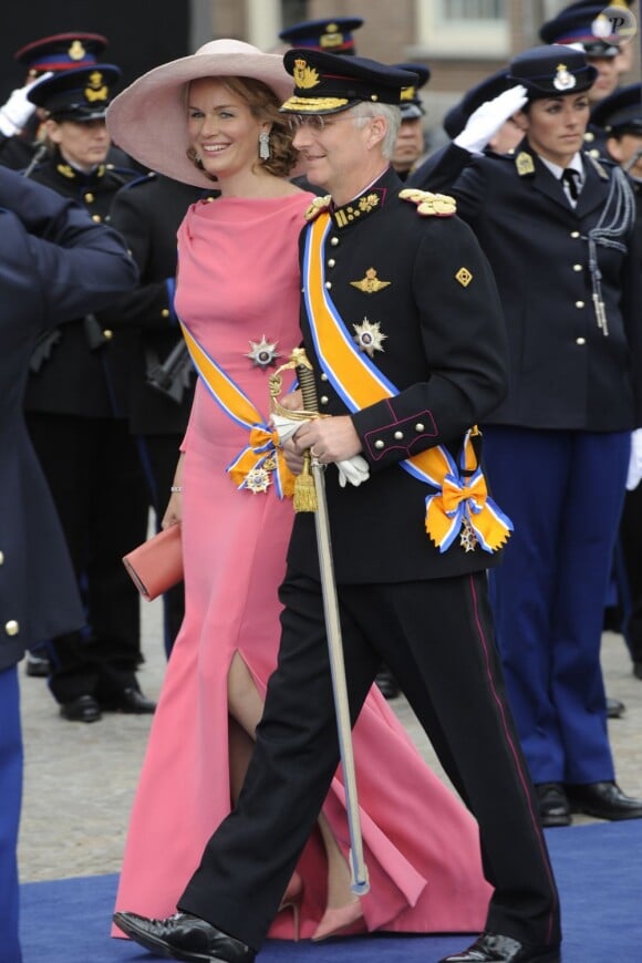 La princesse Mathilde et le prince héritier Philippe de Belgique à la prestation de serment du roi Willem-Alexander des Pays-Bas, le 30 avril 2013 à la Nouvelle Eglise (Nieuwe Kerk) d'Amsterdam.