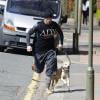 Channing Tatum en plein jogging avec son chien à Londres le 30 avril 2013